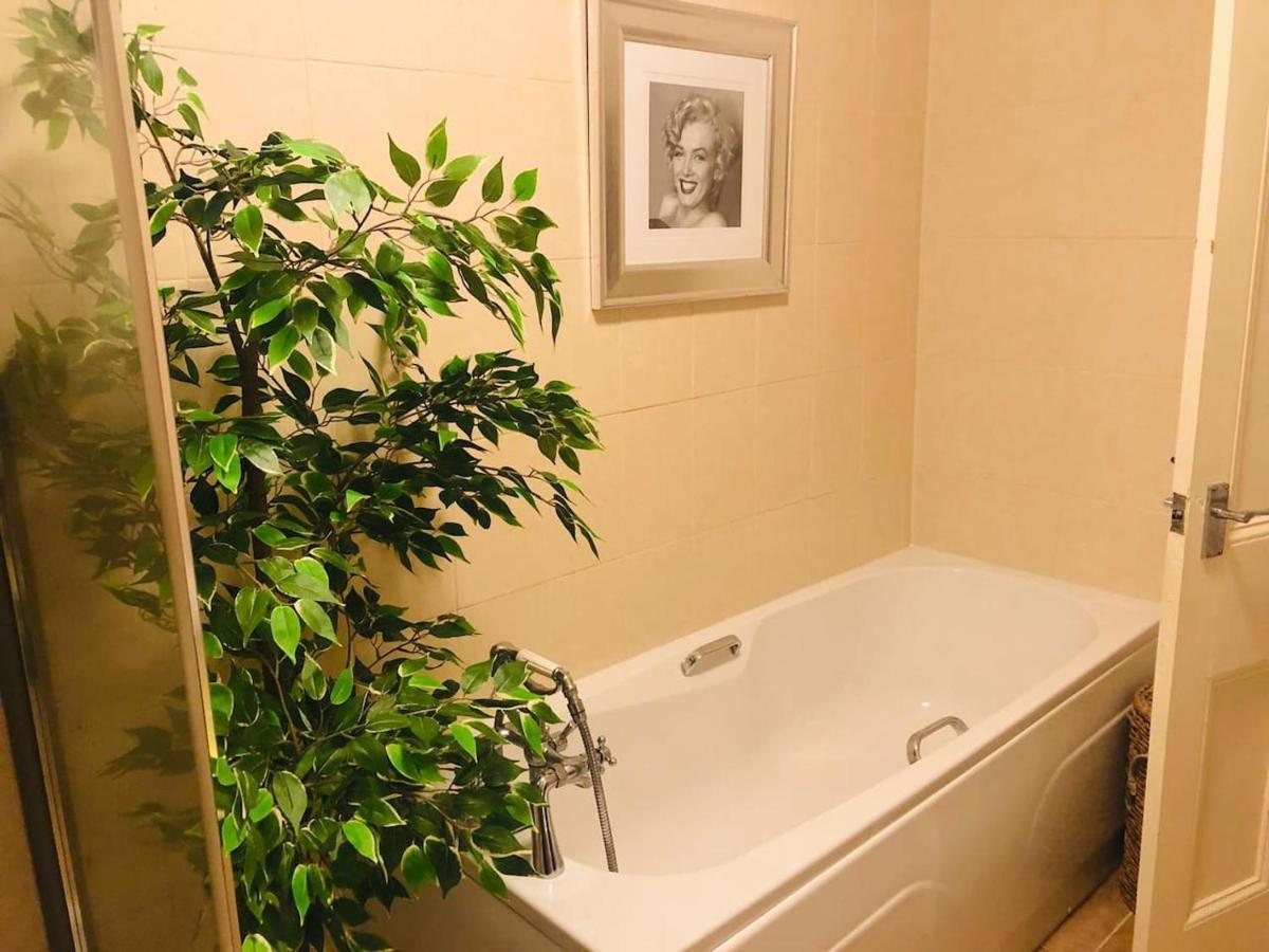 Appartamento Ilkley Central One Esterno foto